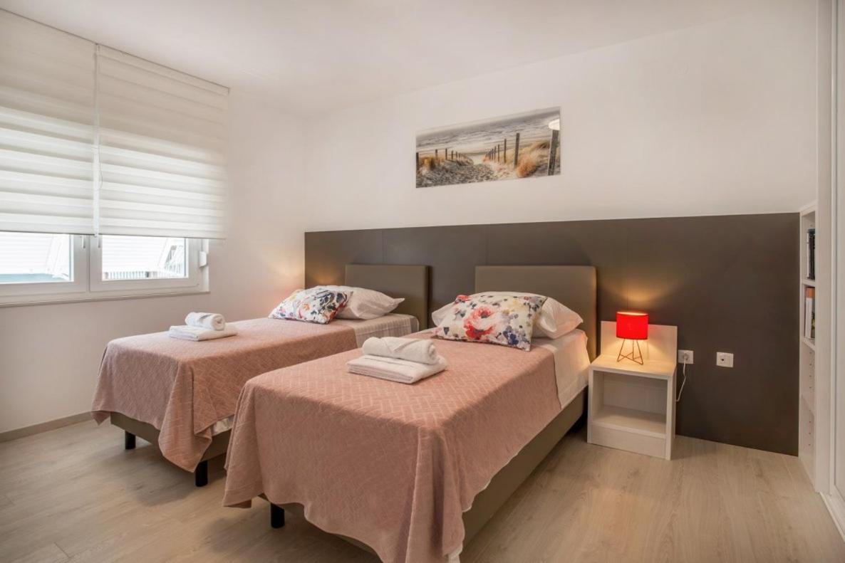 Ac Apartment With 2 Bedrooms And 2 Bathrooms-Free Private Parking 斯普利特 外观 照片