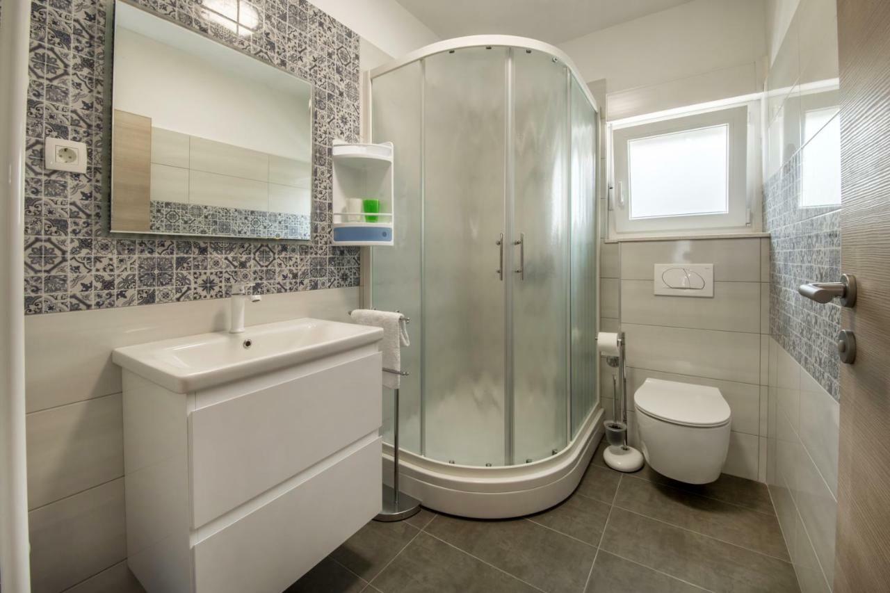 Ac Apartment With 2 Bedrooms And 2 Bathrooms-Free Private Parking 斯普利特 外观 照片