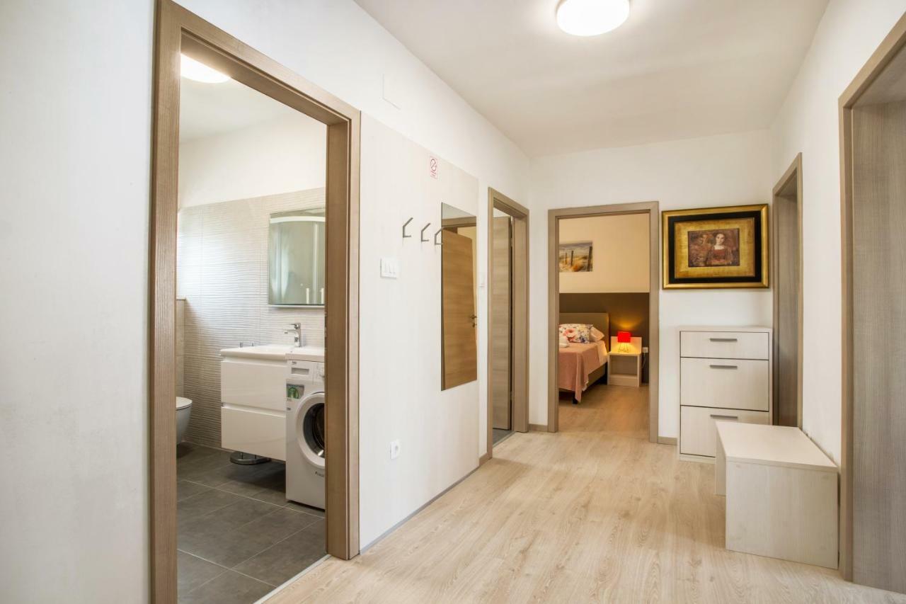 Ac Apartment With 2 Bedrooms And 2 Bathrooms-Free Private Parking 斯普利特 外观 照片