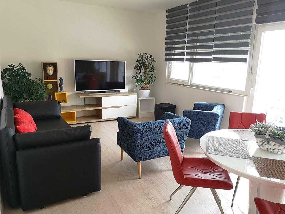 Ac Apartment With 2 Bedrooms And 2 Bathrooms-Free Private Parking 斯普利特 外观 照片